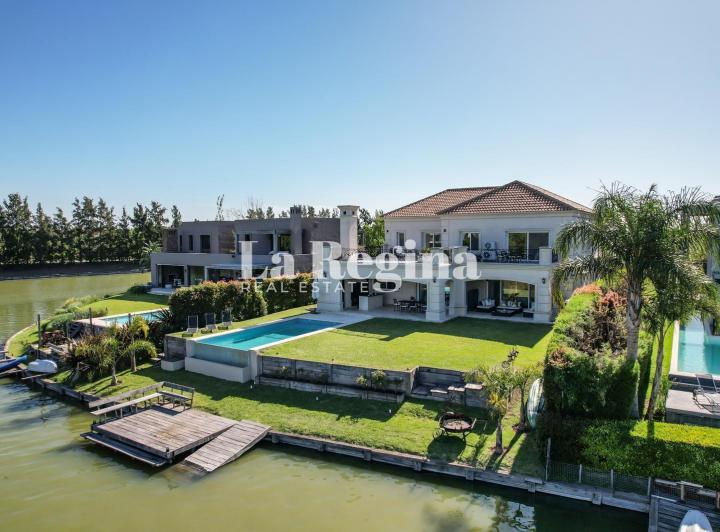 Casa · 500m² · 5 Ambientes · 2 Cocheras