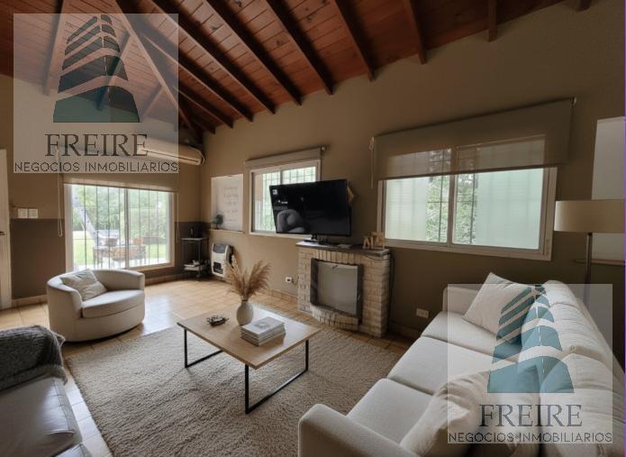 Casa · 160m² · 4 Ambientes · 1 Cochera