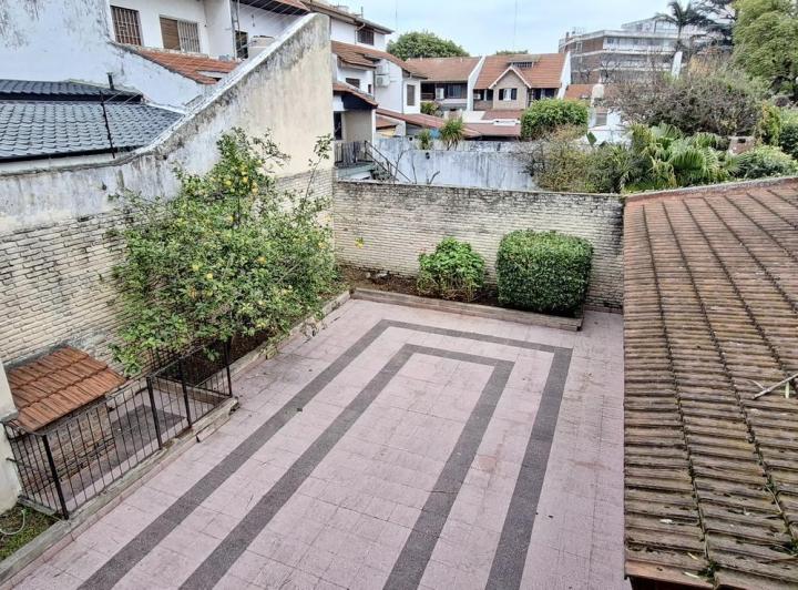 Casa · 260m² · 7 Ambientes · 2 Cocheras