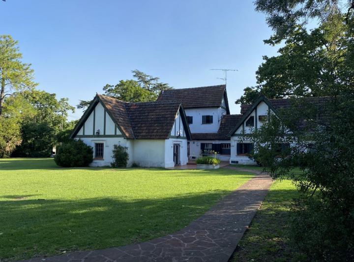 Casa · 353m² · 6 Ambientes
