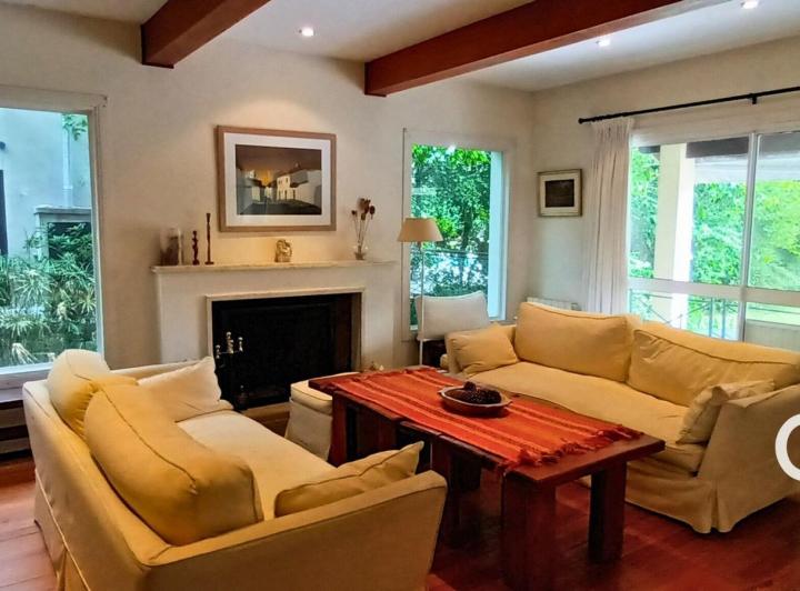 Casa · 308m² · 5 Ambientes · 2 Cocheras
