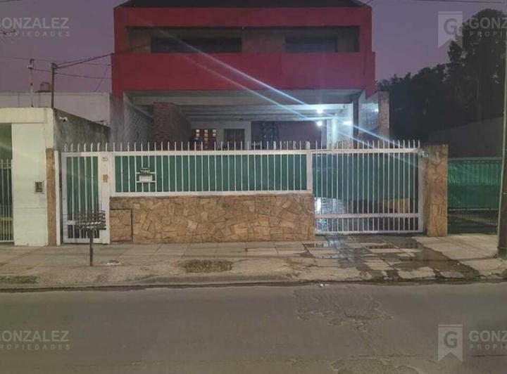 Casa · 450m² · 10 Ambientes