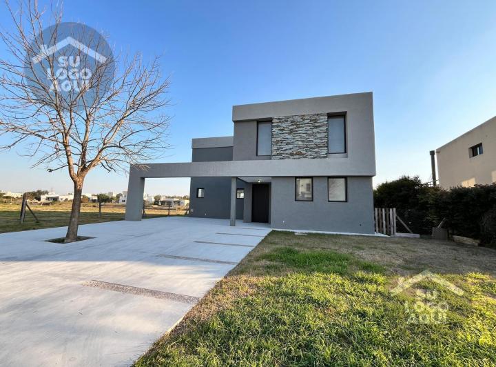 Casa · 227m² · 5 Ambientes · 2 Cocheras