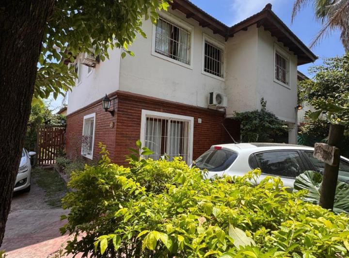 Casa · 170m² · 5 Ambientes · 2 Cocheras