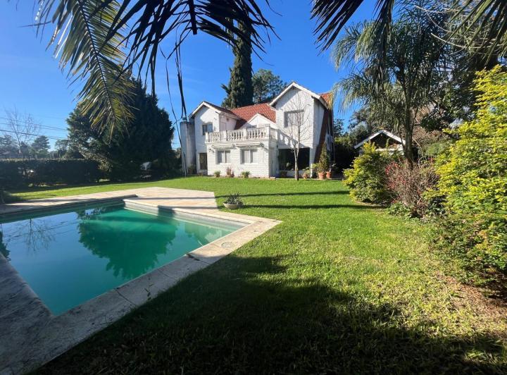 Casa · 185m² · 7 Ambientes