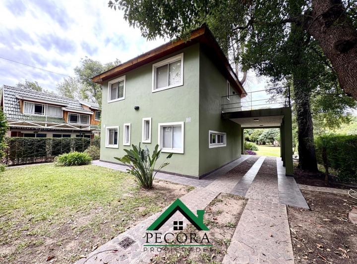 Casa · 112m² · 6 Ambientes · 2 Cocheras