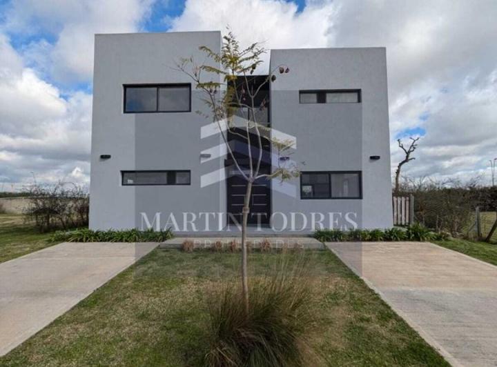 Casa · 243m² · 6 Ambientes · 5 Cocheras