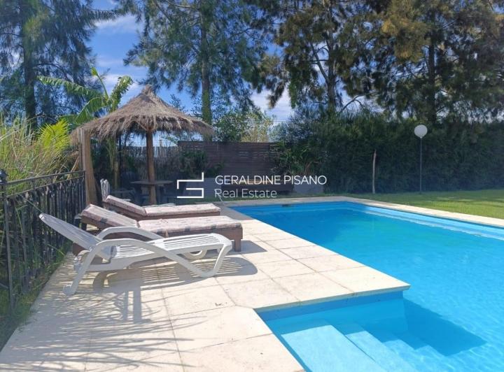 Casa · 240m² · 5 Ambientes · 1 Cochera