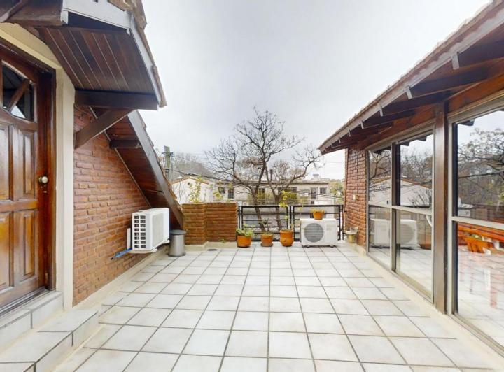 Casa · 298m² · 5 Ambientes · 1 Cochera