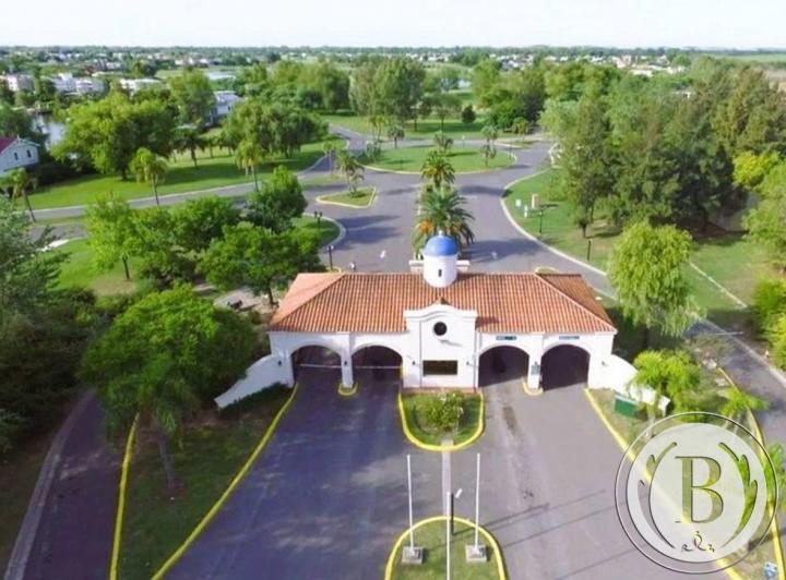 Casa · 220m² · 5 Ambientes · 1 Cochera