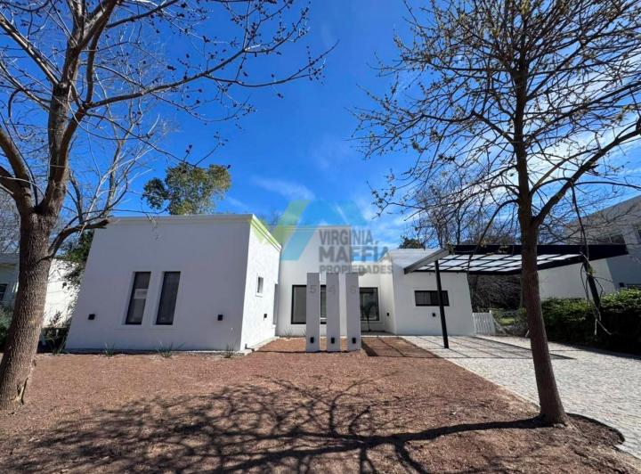 Casa · 181m² · 5 Ambientes · 1 Cochera