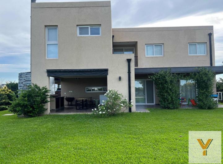 Casa · 334m² · 5 Ambientes