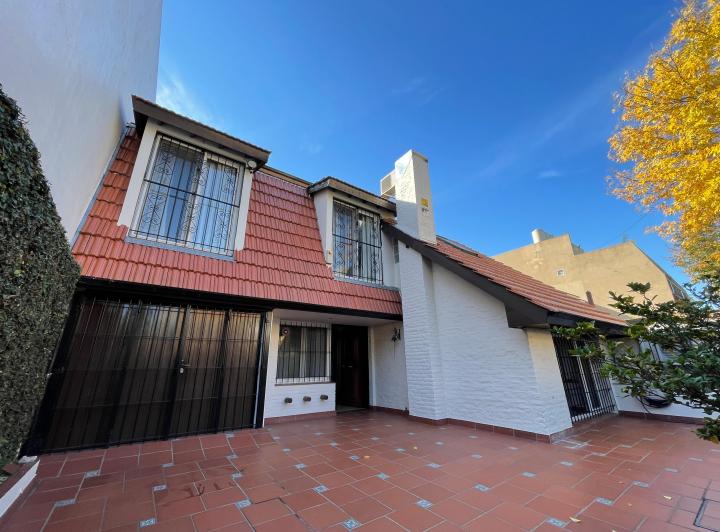 Casa · 320m² · 5 Ambientes · 2 Cocheras