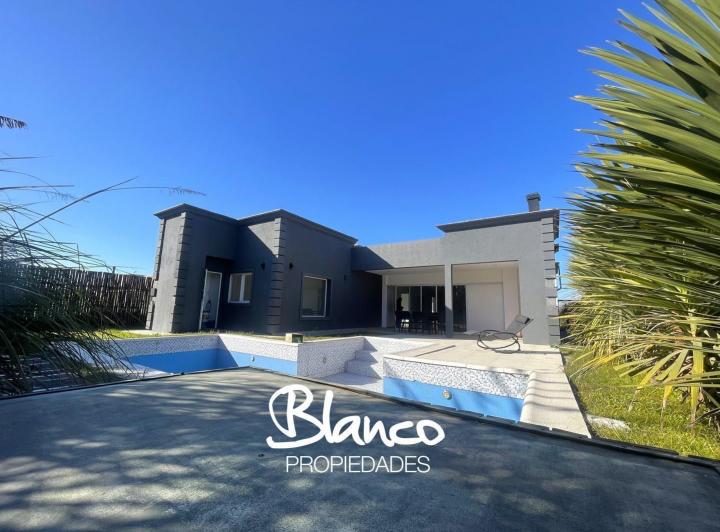 Casa · 150m² · 6 Ambientes · 3 Cocheras