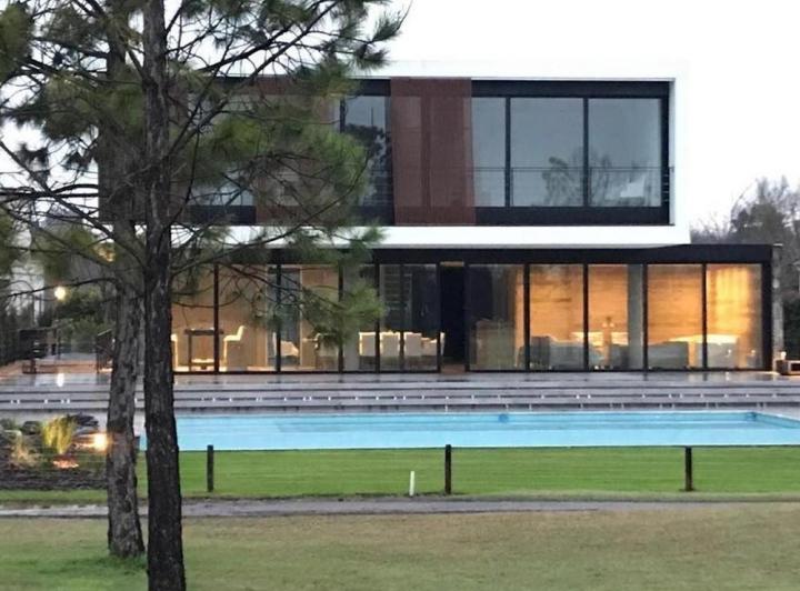 Casa · 715m² · 6 Ambientes