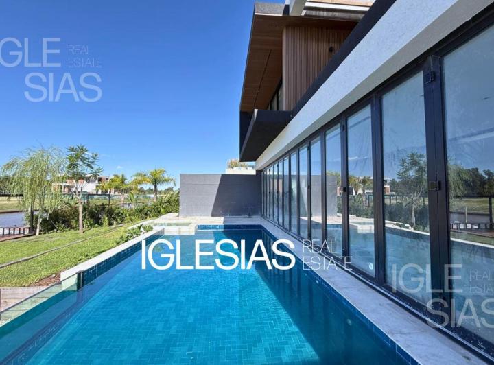 Casa · 550m² · 7 Ambientes · 2 Cocheras