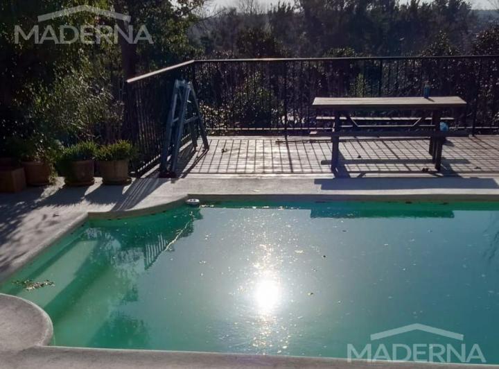 Casa · 320m² · 5 Ambientes · 2 Cocheras