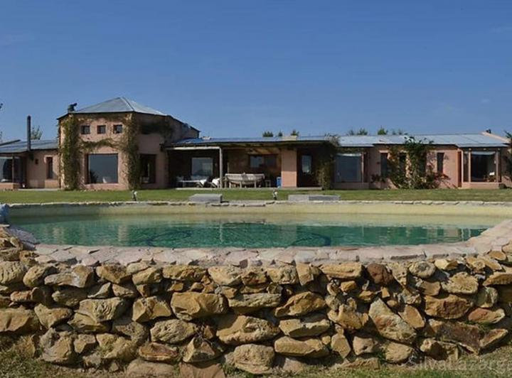 Casa · 400m² · 7 Ambientes · 2 Cocheras