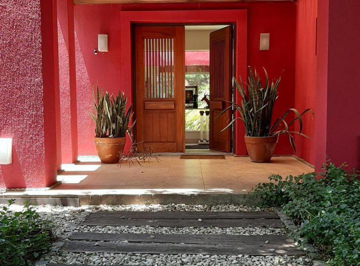 Casa · 230m² · 7 Ambientes · 6 Cocheras