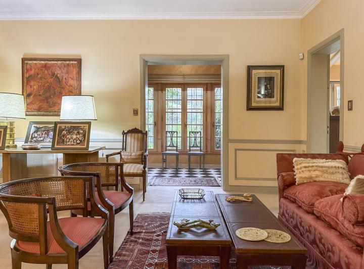 Casa · 480m² · 5 Ambientes · 3 Cocheras