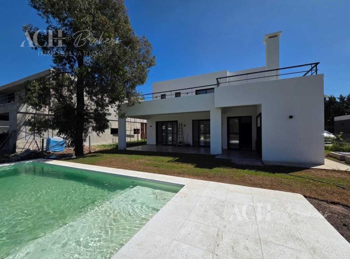 Casa · 270m² · 5 Ambientes