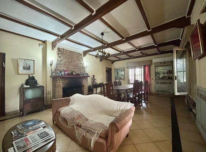 Casa · 267m² · 5 Ambientes · 2 Cocheras