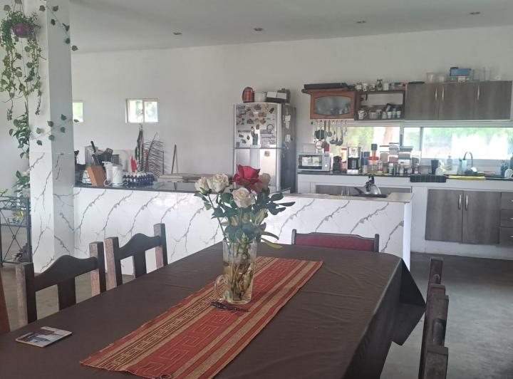 Casa · 190m² · 6 Ambientes · 4 Cocheras