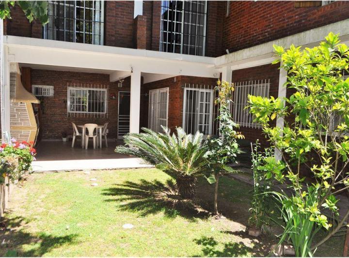 Casa · 217m² · 4 Dormitorios · 1 Cochera