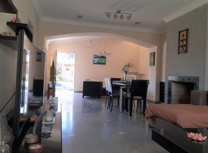 Casa · 328m² · 6 Ambientes