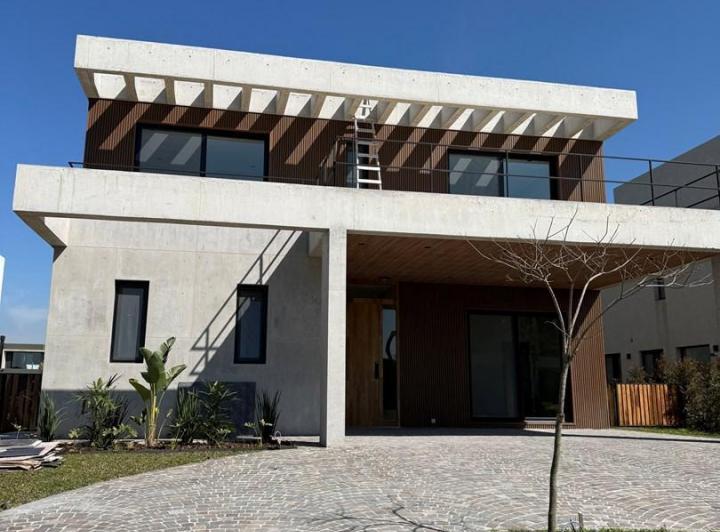 Casa · 470m² · 6 Ambientes