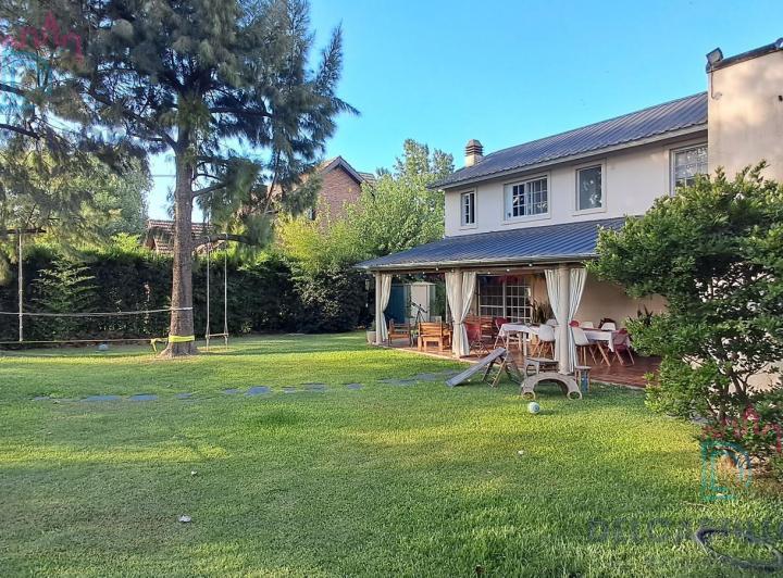 Casa · 170m² · 5 Ambientes · 3 Cocheras