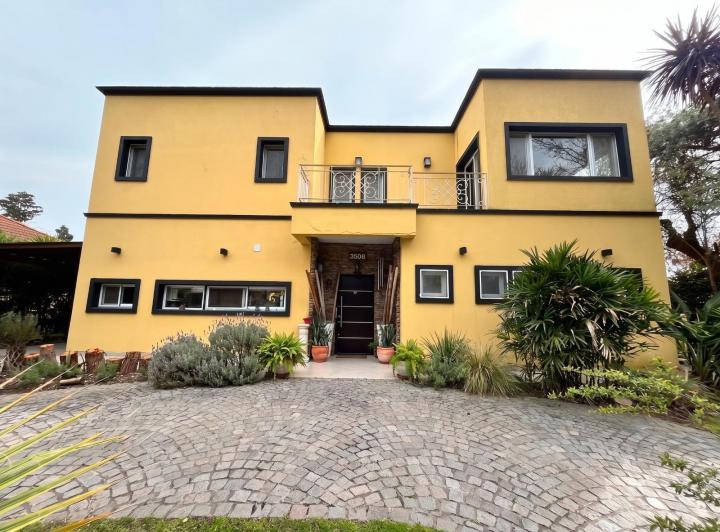 Casa · 200m² · 5 Ambientes