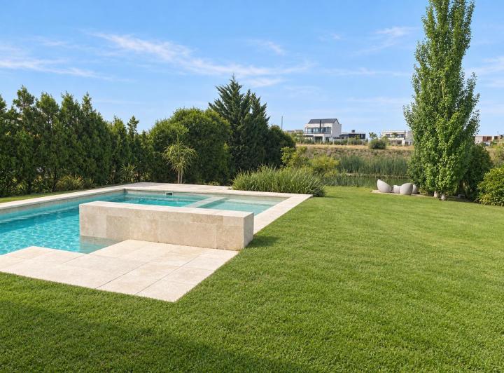 Casa · 230m² · 6 Ambientes · 4 Cocheras