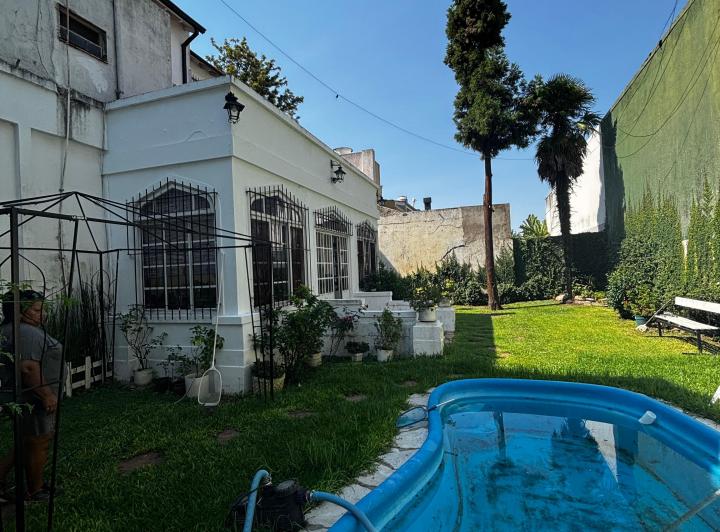 Casa · 270m² · 7 Ambientes · 1 Cochera