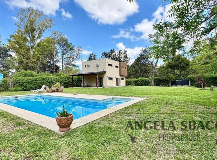 Casa · 204m² · 5 Ambientes · 1 Cochera