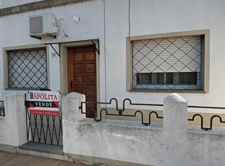 Casa · 300m² · 12 Ambientes · 3 Cocheras