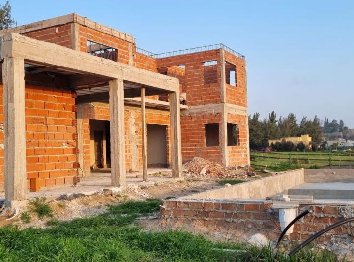 Casa · 1000m² · 6 Ambientes