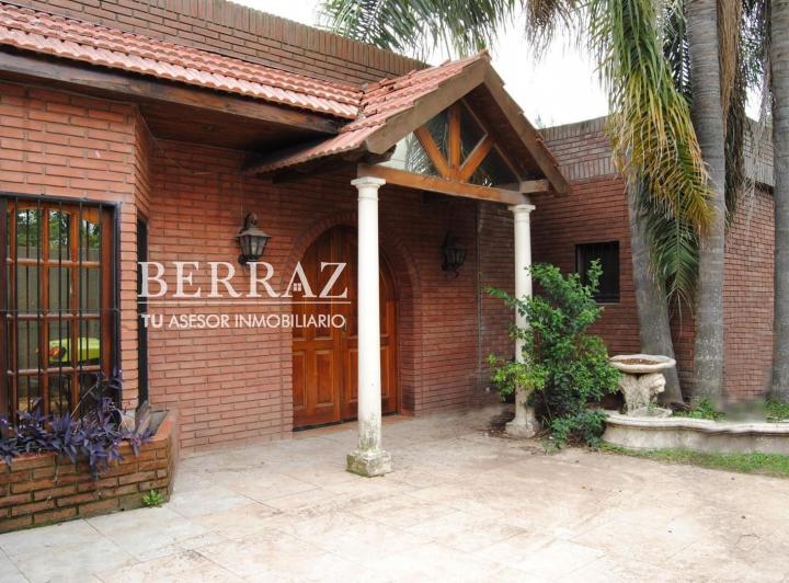 Casa · 200m² · 5 Ambientes · 4 Cocheras