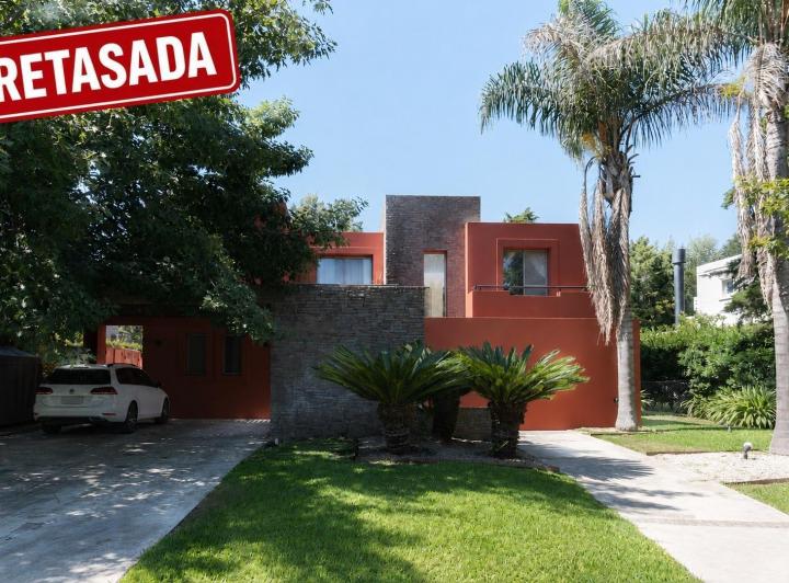 Casa · 350m² · 6 Ambientes · 4 Cocheras