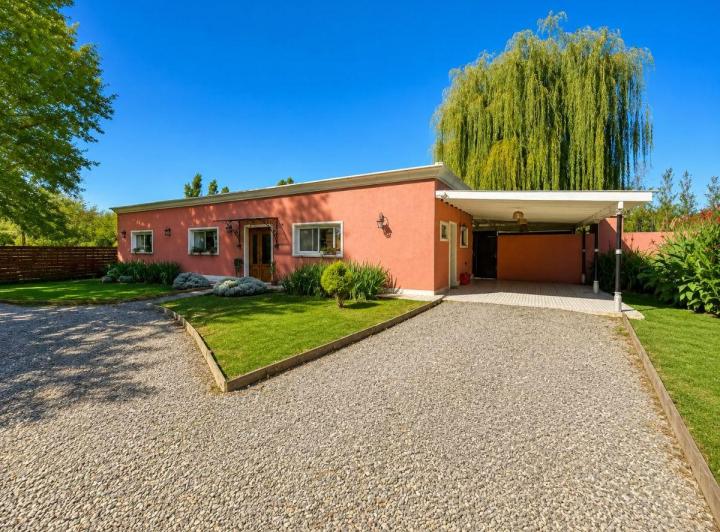 Casa · 210m² · 7 Ambientes · 3 Cocheras