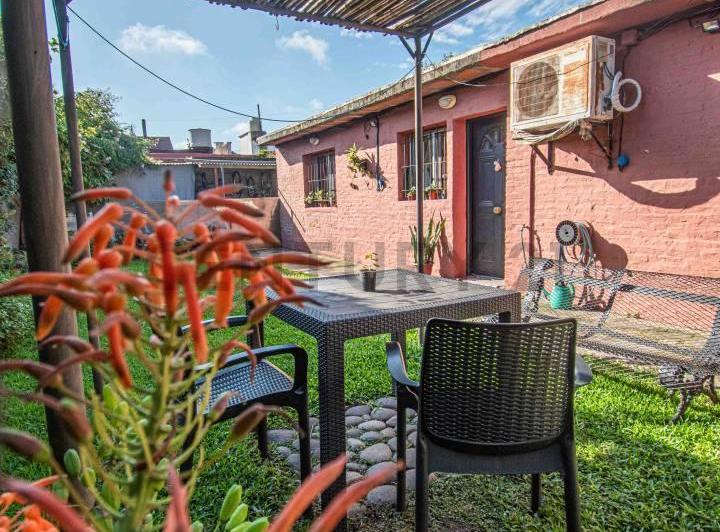 Casa · 225m² · 9 Ambientes · 2 Cocheras