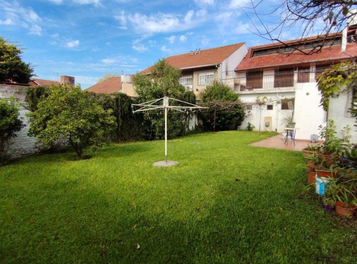 Casa · 283m² · 8 Ambientes · 1 Cochera