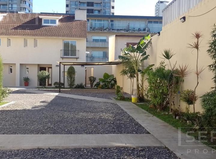 Casa · 147m² · 6 Ambientes · 2 Cocheras