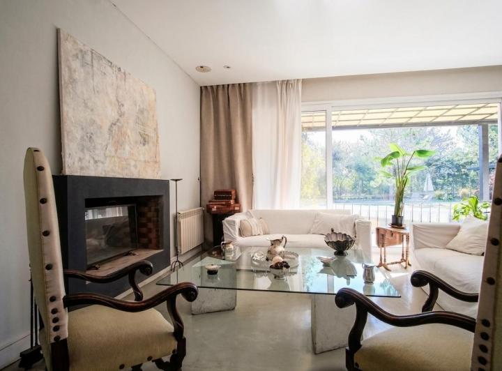 Casa · 240m² · 5 Ambientes