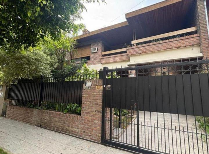 Casa · 284m² · 6 Ambientes · 4 Cocheras