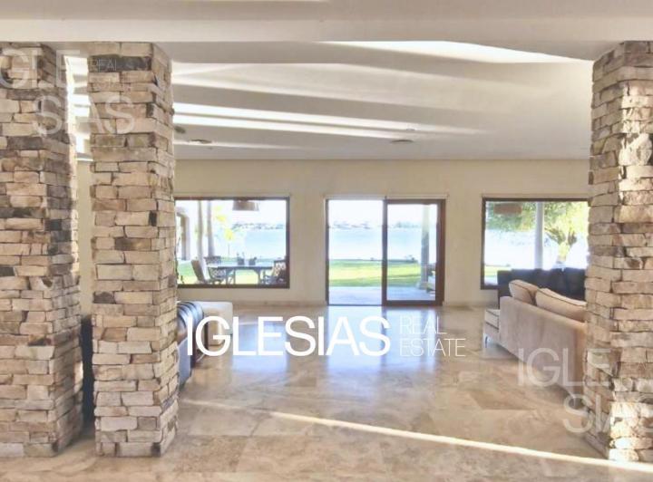 Casa · 525m² · 6 Ambientes · 2 Cocheras