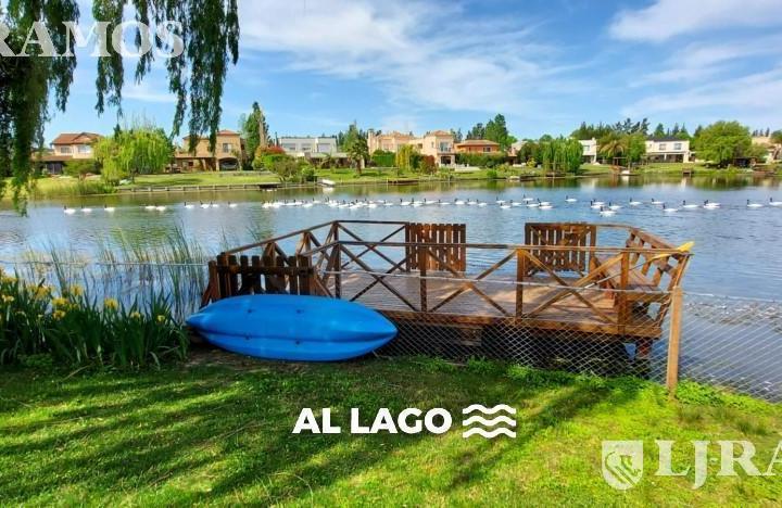 Casa · 340m² · 7 Ambientes · 2 Cocheras
