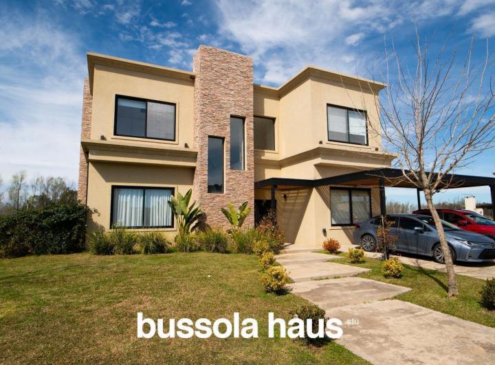 Casa · 236m² · 5 Ambientes · 5 Cocheras