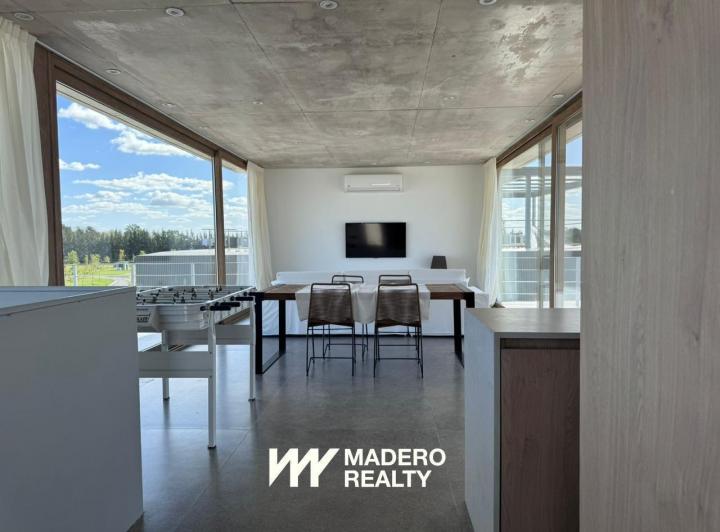 Casa · 912m² · 10 Ambientes · 2 Cocheras