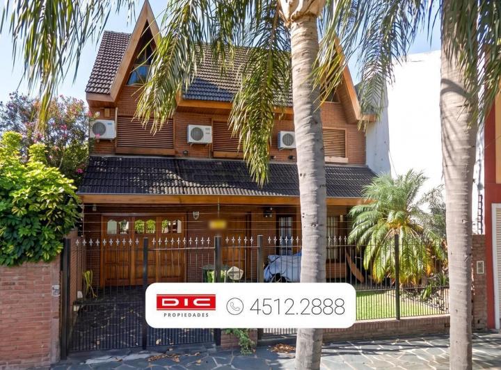 Casa · 306m² · 6 Ambientes · 3 Cocheras